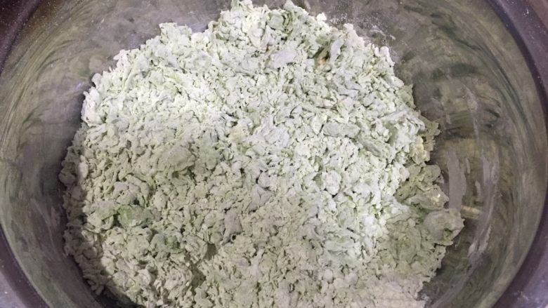 蝴蝶面,青菜面,揉到一起