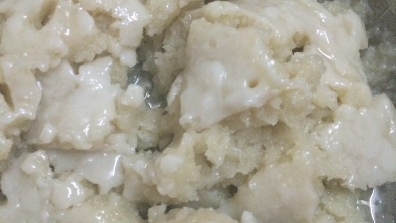 冰皮月饼#中秋食饼记#,拿出来,用筷子搅拌一下,容易解热