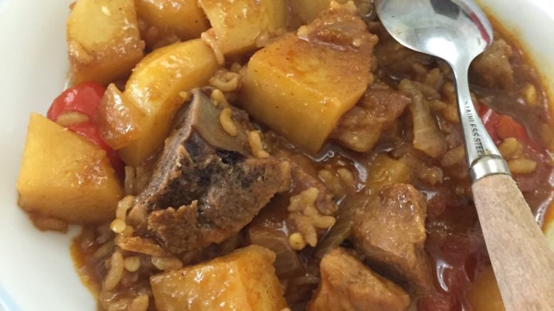 好好ci牌 咖喱土豆排骨焖饭,OK,出锅啦。吃了两盘子的我。🙄