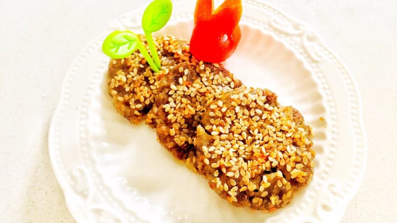 鸡肝芝麻小饼—换种口味,12M ,出锅,上桌开吃吧