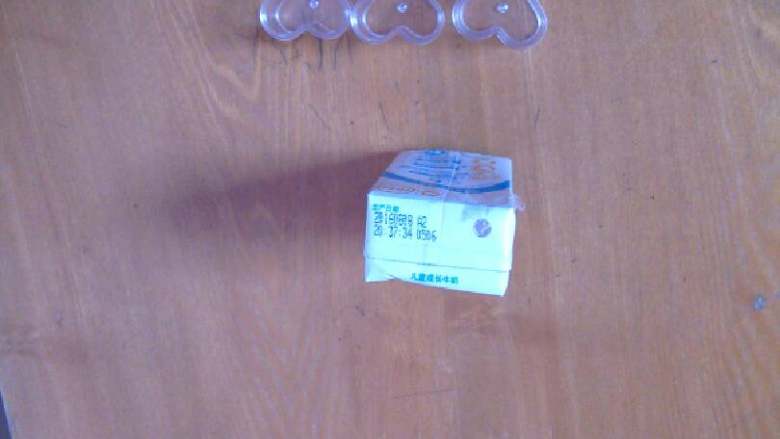 牛奶糖果小冰棍,准备好材料