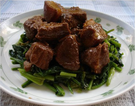 干黄酱番茄炖猪肉