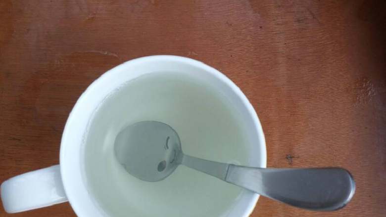 雪梨银耳羹,这是我过滤后无添加的银耳雪梨羹(水)