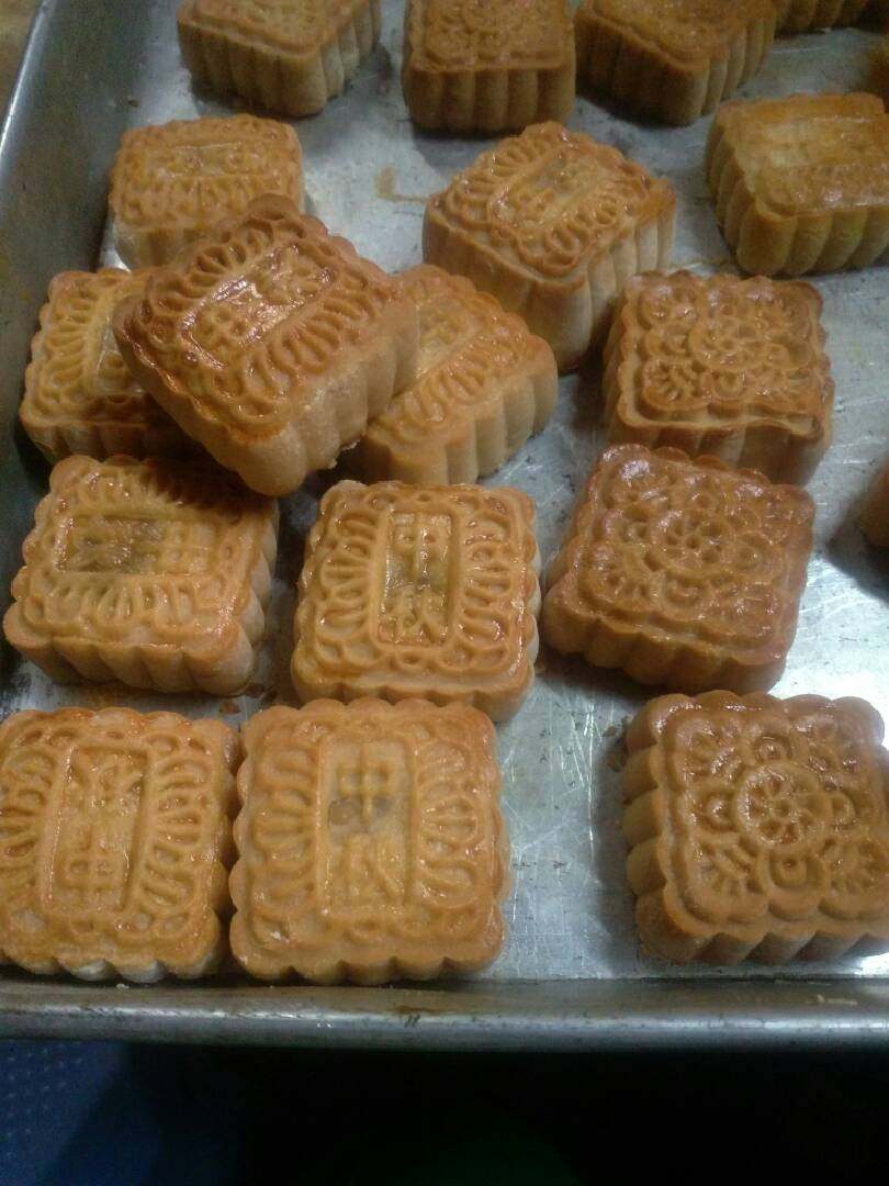 豆沙蛋黄月饼
