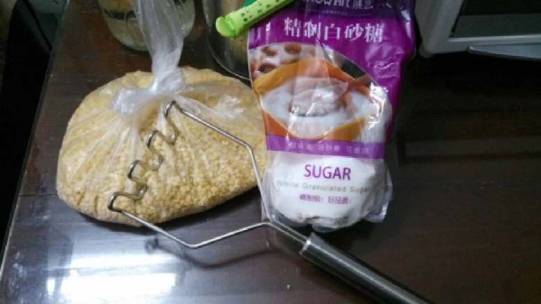 纯绿豆糕,抹茶绿豆糕,脱皮干绿豆,细砂糖,捣碎器,合个影