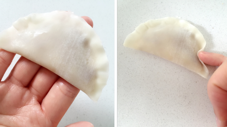 香蕉馅蒸饺—香甜可口,试试这款吧!18M,把饺子皮边缘用手按压粘合,然后用小拇指把饺子皮边缘勾上来,然后按下去,就变成一些小褶皱啦(小褶皱粘合不住的,也可以用手蘸点水粘合)