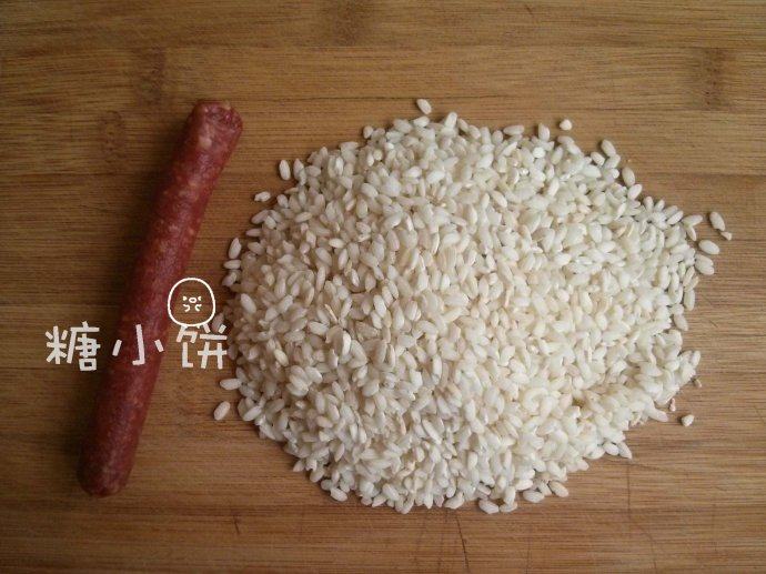 辣肠芝心炸饭团,材料图一张,萨拉米肠和risotto炖饭米
