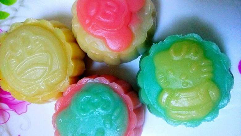 萌宝冰皮月饼#中秋食饼记#,萌萌的你舍得吃吗!喜欢就多看几眼吧!