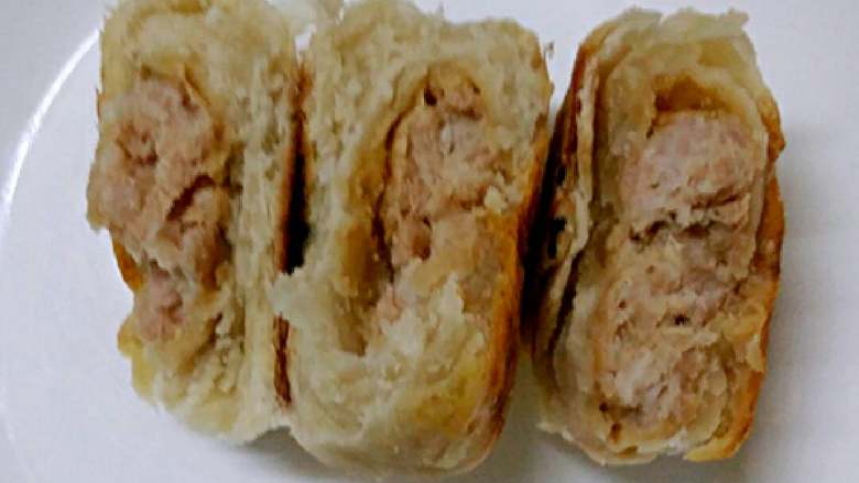 鲜肉月饼+#中秋食饼记#,等凉了,分开外皮酥脆