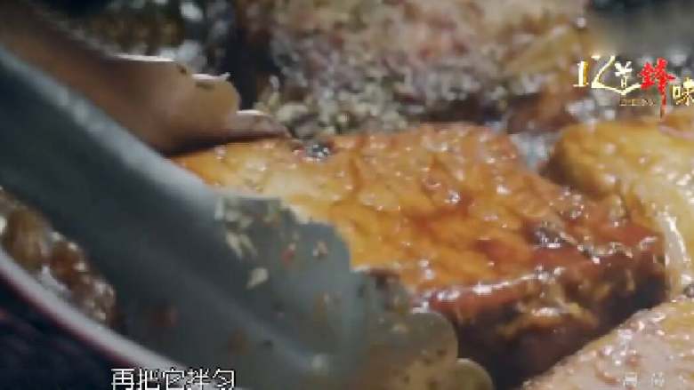 咖啡三明治,将柠檬切片后把汁滴入肉上,给肉质添加一些酸味