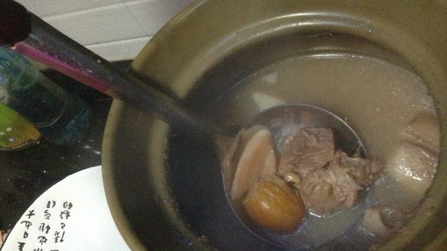莲藕赤小豆排骨汤