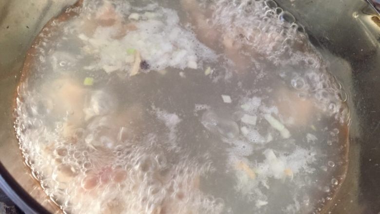 芙蓉鸡块~,加热至水第二次沸腾。