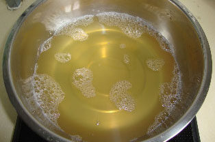 清宫养生菜：丝瓜烩官燕 ,过滤取黄豆汤