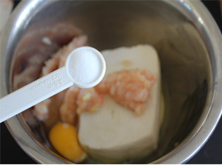 貌不惊人味取胜——炒豆腐,加一小勺盐