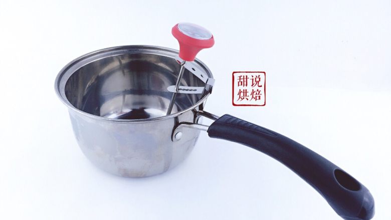 相片水晶棒棒糖(超详细),还少了个最重要的工具:不锈钢锅 (比较小的小奶锅/小汤锅 底最好厚一点 千万不要用内层有颜色图层的锅 搅拌糖时容易脱落)