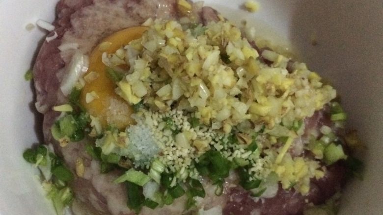 电饭锅煎饺,按个人口味调好馅儿