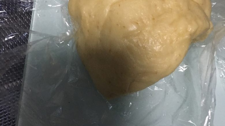 全麦淡奶软吐司,分成六份,每份在155克左右