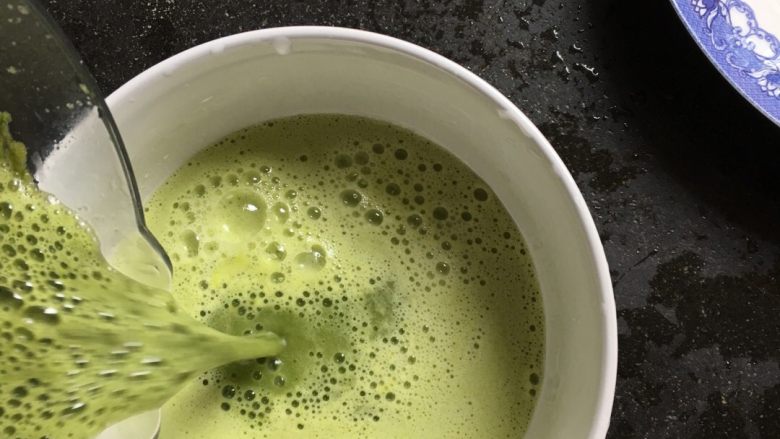蔬果糊-8,把汁和糊混合在一起喝，就大功告成了！