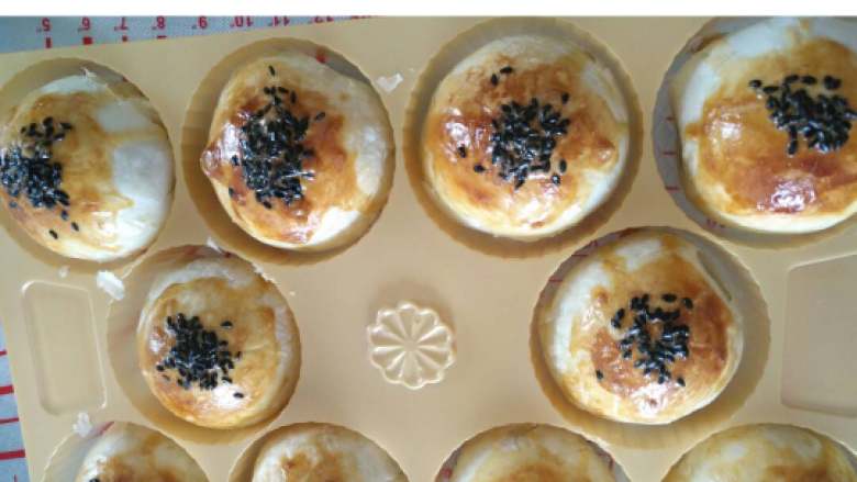 蛋黄酥,香浓四溢的蛋黄酥就出来透😜