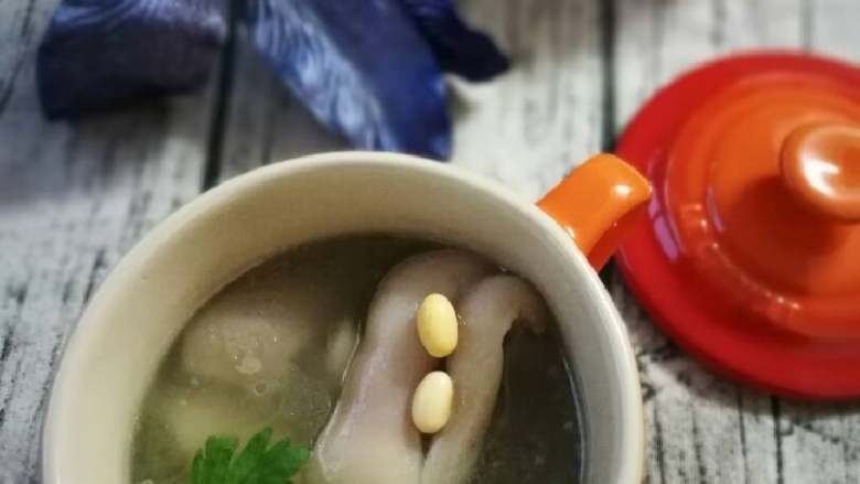 猪蹄黄豆汤,有木有令你食欲大增呢?😝