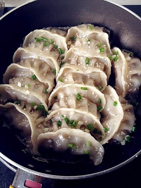 芹菜牛肉锅贴
