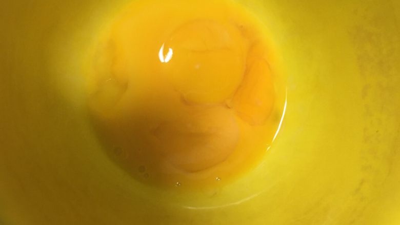 乳酪蛋糕,蛋黄蛋白分离(蛋白中不能有蛋黄)
