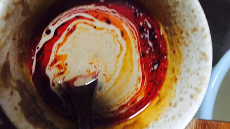 麻酱长豆角,加<a style='color:red;display:inline-block;' href='/shicai/ 852'>辣椒油</a>搅拌均匀