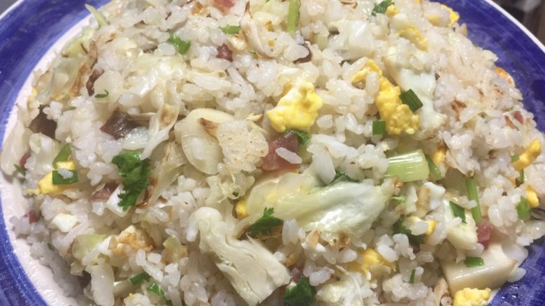 腊味蛋炒饭(约二人份),完成