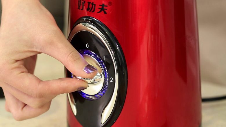 水果奶昔，分分钟搞定！,二档开关搅拌40秒左右
