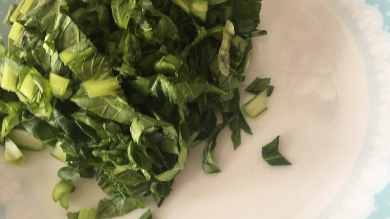 肉末青菜,加适量盐，<a style='color:red;display:inline-block;' href='/shicai/ 692'>酱油</a>，出锅咯