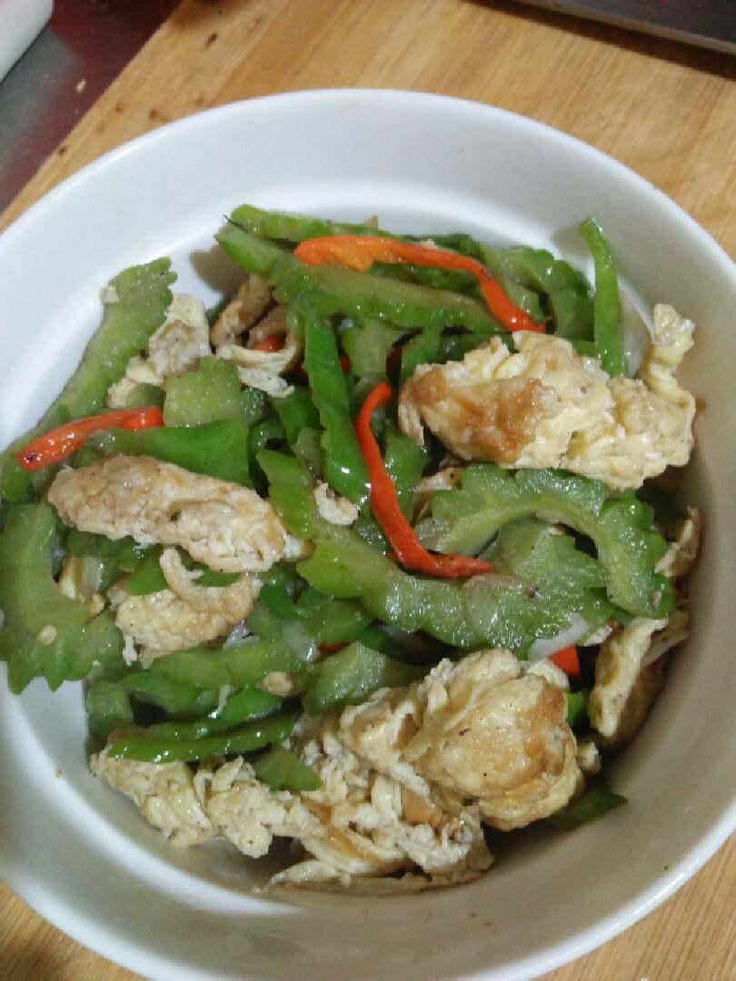 苦瓜炒鸡蛋