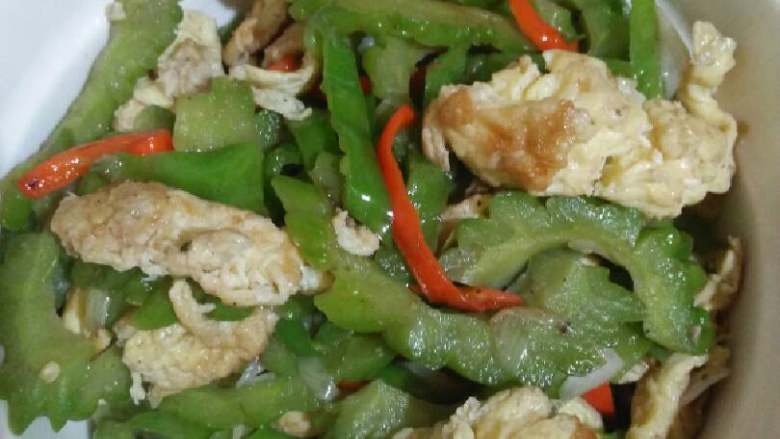 苦瓜炒鸡蛋,好了，装盘了