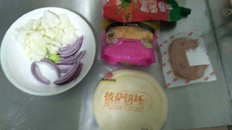 培根蔬菜披萨,材料图