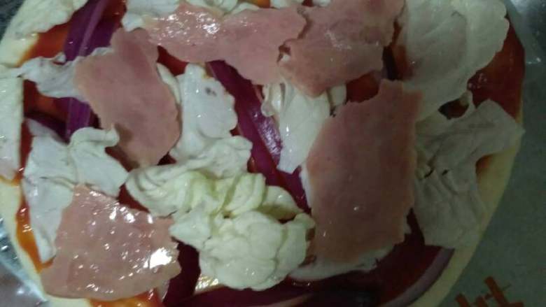 培根蔬菜披萨,<a style='color:red;display:inline-block;' href='/shicai/ 443'>培根</a>