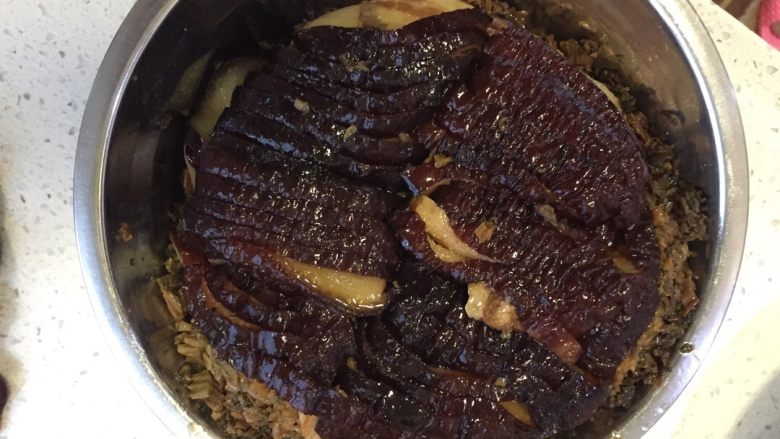 四川烧白(也叫梅菜扣肉),👏🏻👏🏻👏🏻出锅啦,上桌