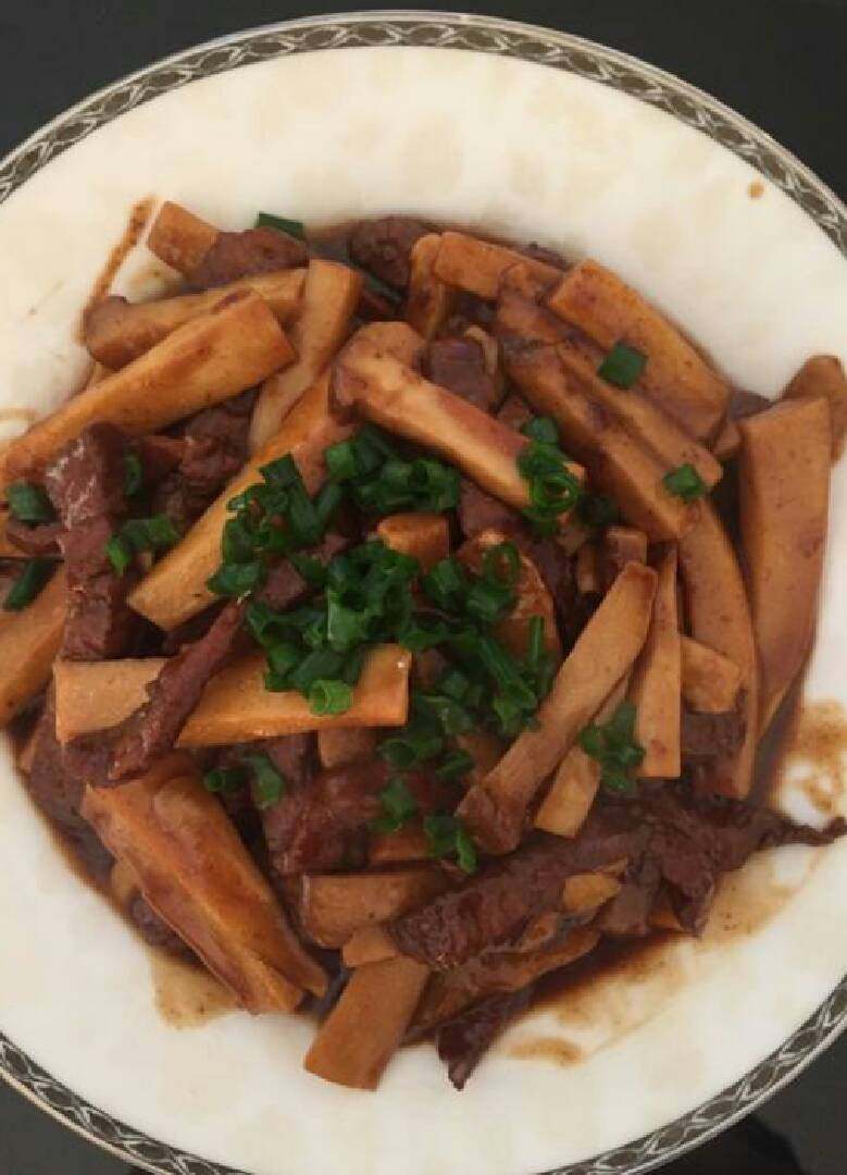 杏鲍菇炒土猪肉