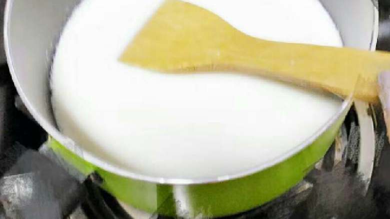 牛奶椰蓉,一个方向搅拌