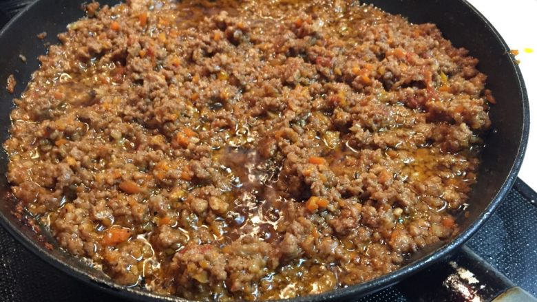 意大利千层面,肉酱完成取出备用