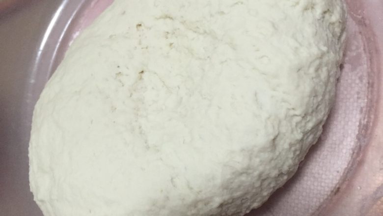 墨西哥薄饼~,所有材料放在一起,揉成一个光滑的面团,静置10分钟~