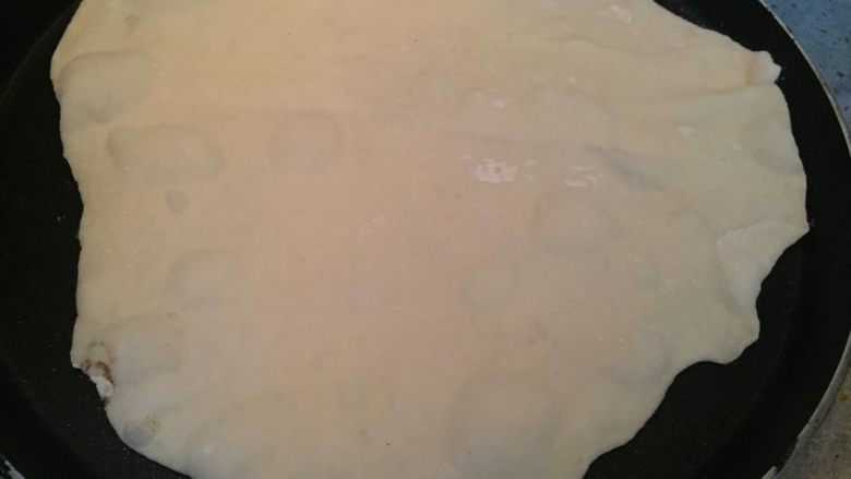 墨西哥薄饼~,煎出小气泡就翻面,不然会糊掉~
