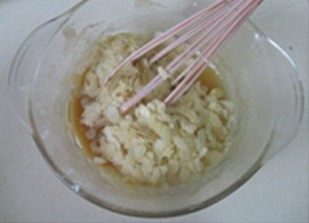 焦香酥脆酷似“罗马盾牌”的饼干 ,加入<a style='color:red;display:inline-block;' href='/shicai/ 2451'>杏仁片</a>,搅拌均匀