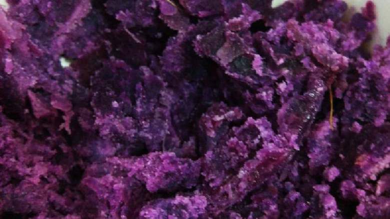 紫薯牛奶杯,稍微捣烂