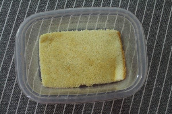 水果蛋糕盒子,全程流口水的环节来了!
铺盒子~
按顺序
一层蛋糕一层奶油一层水果