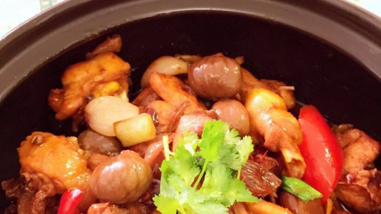 栗子三黄鸡煲,吃起!