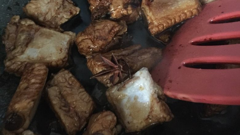 糖醋排骨,加入八角