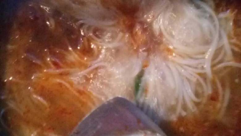 姜菜饵丝,最后一步就是把<a style='color:red;display:inline-block;' href='/shicai/ 10682'>饵丝</a>放上。