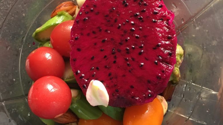 蔬果糊-50,把所有食材放人打糊機，加入200ml約40度左右的檸檬水