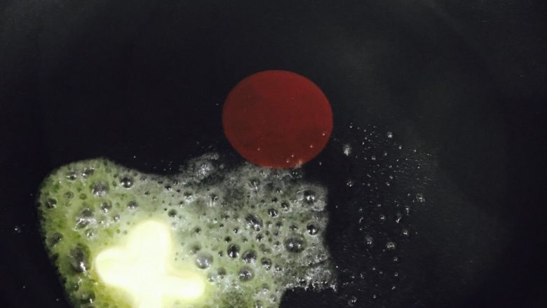 早餐快手三明治吐司配黄油蘑菇🍄,热锅后放一块<a style='color:red;display:inline-block;' href='/shicai/ 887'>黄油</a>化开,全程小火,全程小火,全程小火,重要的话说三遍~!