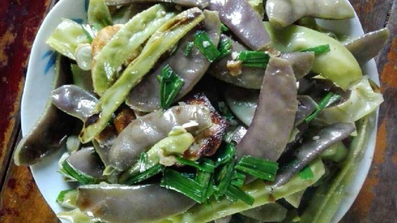 有机豆角,出锅前来点<a style='color:red;display:inline-block;' href='/shicai/ 71370'>虾皮粉</a>，提鲜。好吃不过家常小炒