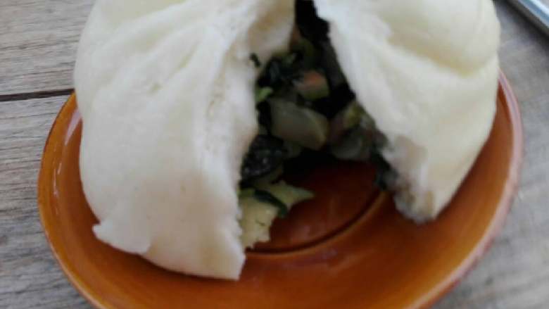 稀饭+青菜包子,菜包子